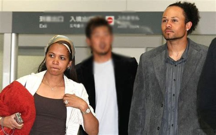 
Coco Crisp is Living Happily with his Wife Maria Crisp; Know about their Married Life and Relation