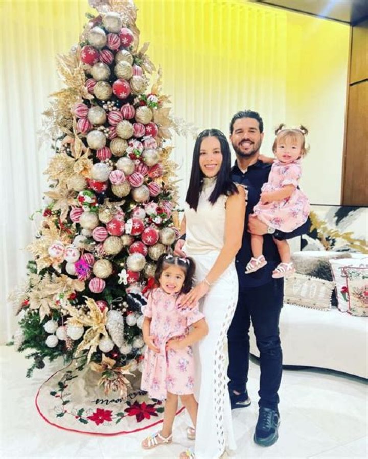 Eugenio Suarez Bio - wedding, net worth, wife, married, relationship, girlfriend, age, family, MLB, career, nationality, contract, salary, stats