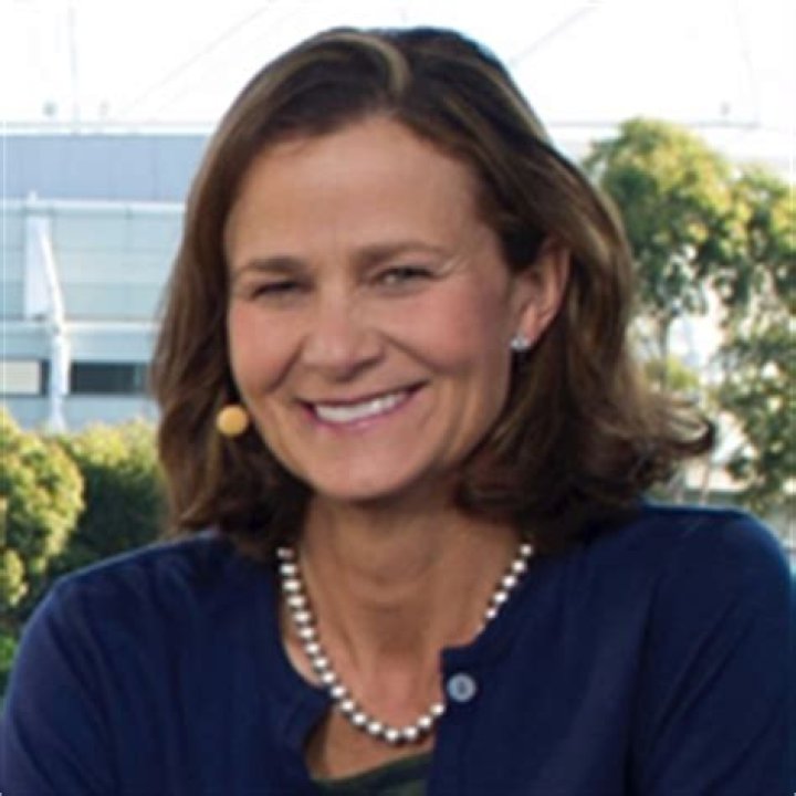 Hire Pam Shriver For an Appearance at Events or Keynote Speaker Bookings.