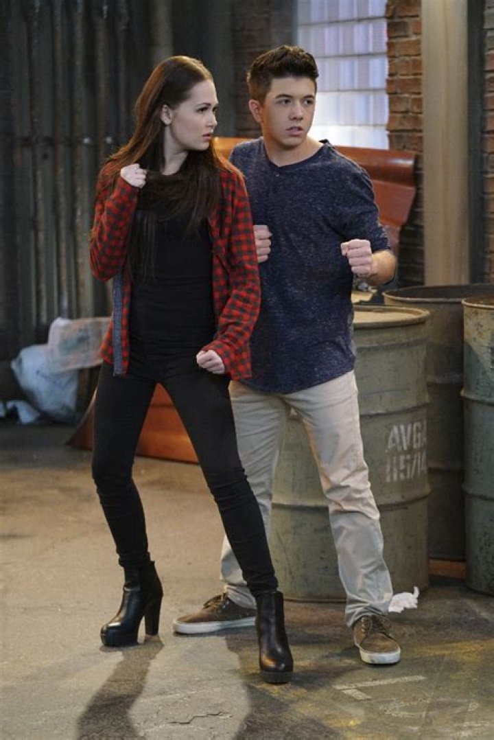 KELLI BERGLUND, BRADLEY STEVEN PERRY – Celeb Secrets