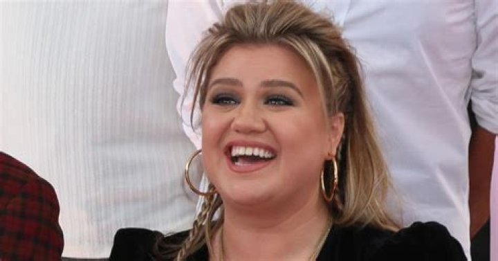 Kelly Clarkson Seeks Restraining Order Against An Alleged Stalker