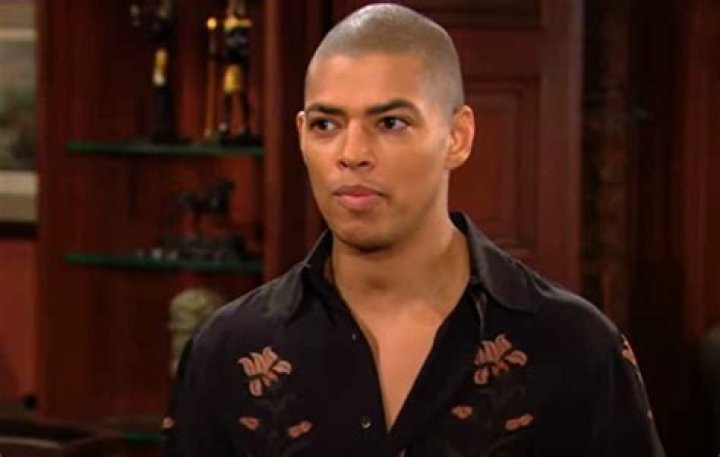 Luna And Zende Hookup, RJ Goes Berserk?