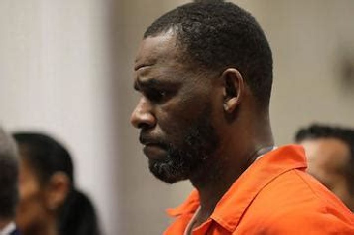 Report: R. Kelly Assaulted In Lockup