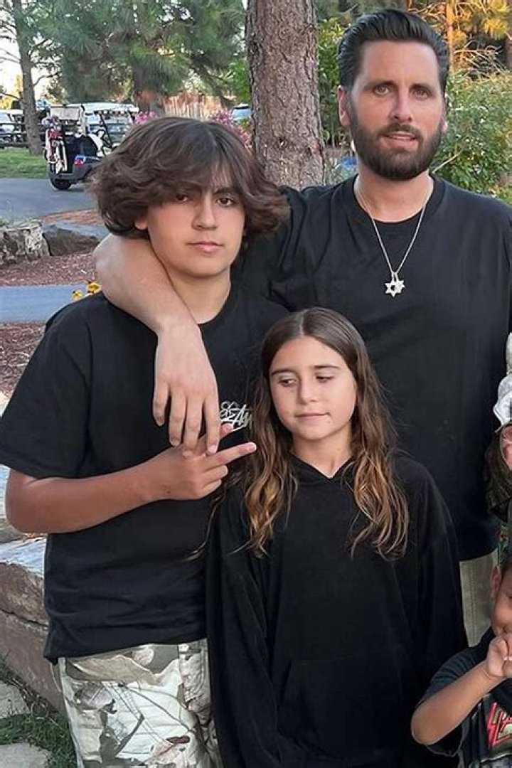 Scott Disick Has ‘Best Night Ever’ While Staying In With Kids With Penelope, 9, & Reign, 6