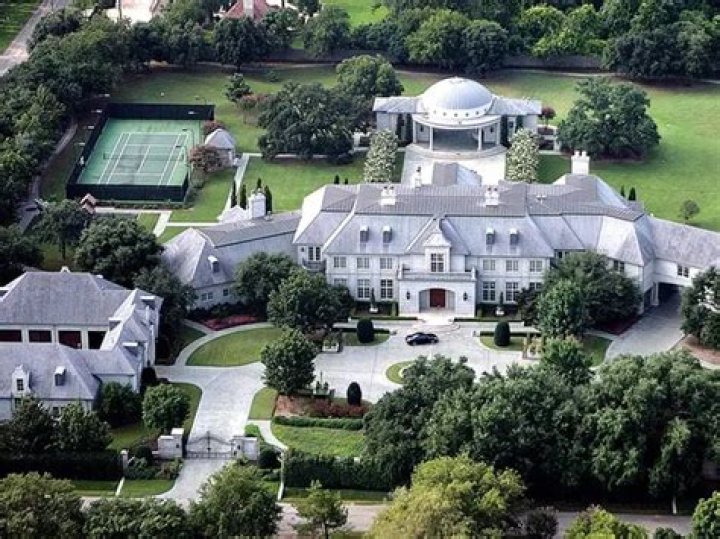 Where Does Mark Cuban Live?